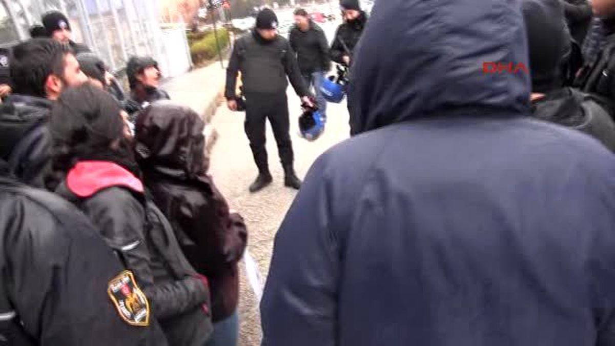 Ankara\'daki BM Binası Önünde \'Sultanahmet\' Protestosu 9 Gözaltı