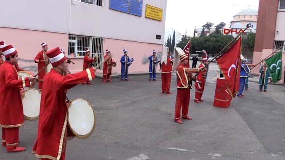 Antalya- Türel\'den Gençlere \'Çok Çalışın\' Çağrısı