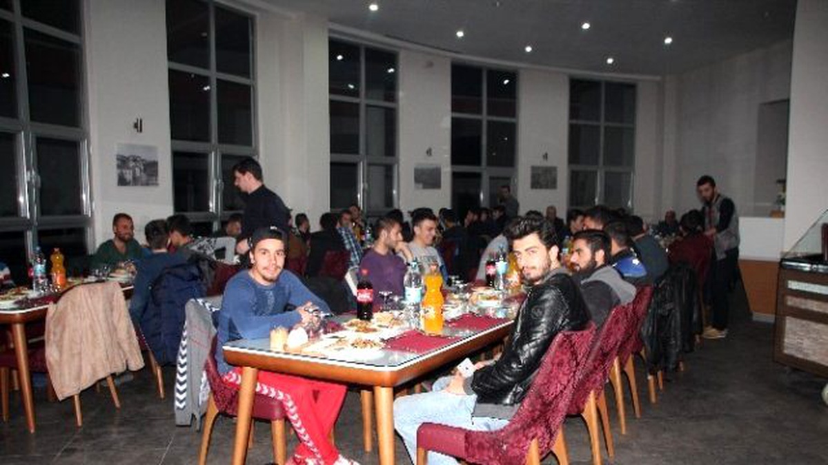 Başkan Duşmuş\'tan Bilecikspor ve Vezirhanspor\'a Yemek Jesti