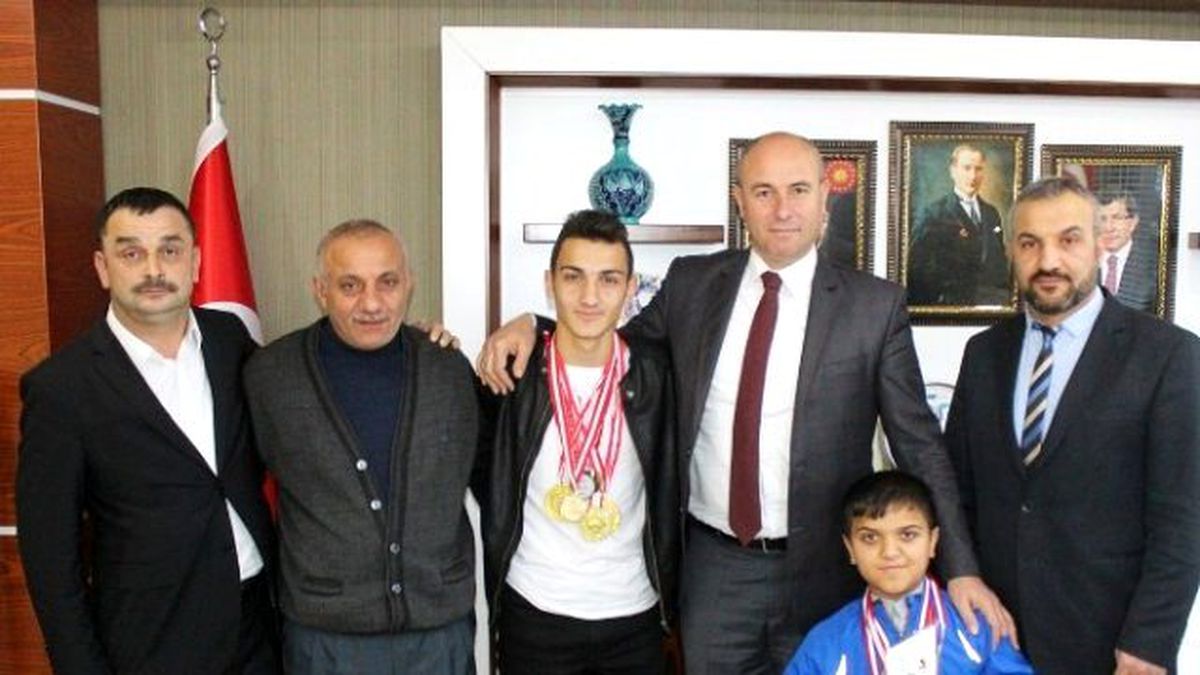 Başkan Togar\'a Milli Konuklar