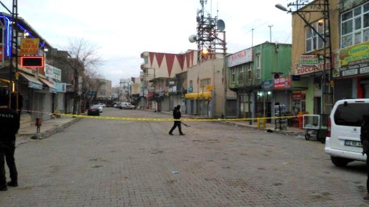 İdil\'de PTT Binasına Tuzaklanan Patlayıcı Etkisiz Hale Getirildi