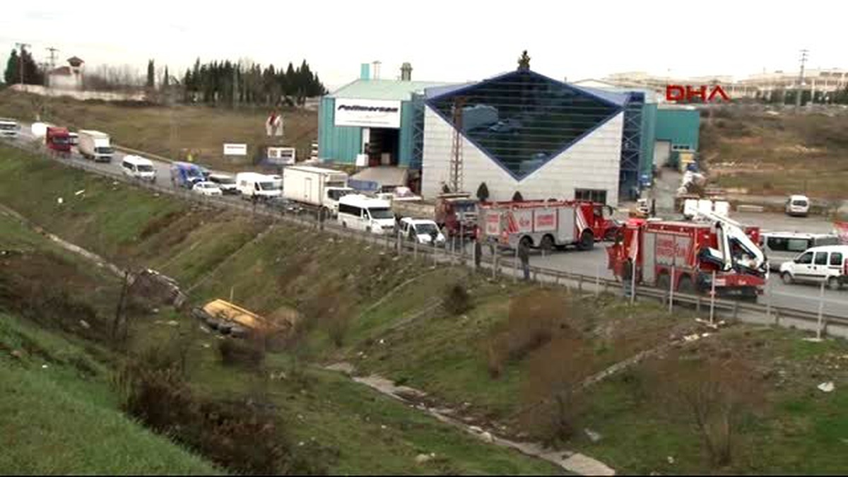 Lastiği Patlayan Kamyon, Şarampole Yuvarlandı
