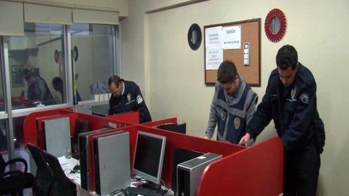 Oturdukları Yerden Dolandırmışlar