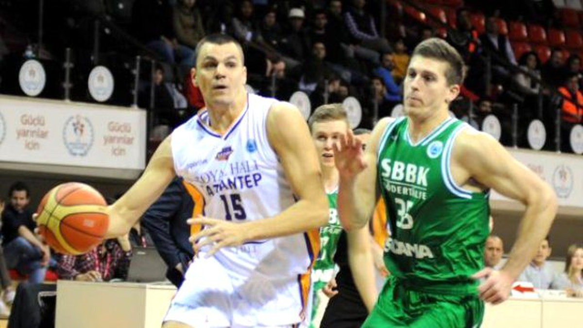 Royal Halı Gaziantep-Södertalje Kings: 76-56