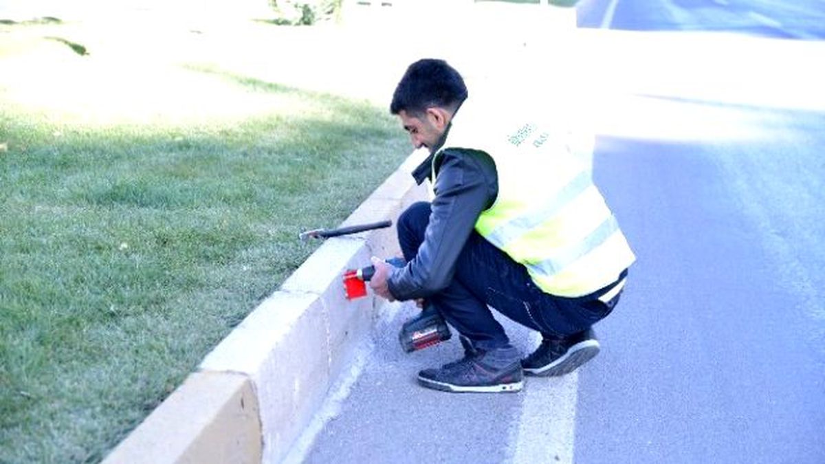 Sürücülere Türkçe ve Kürtçe Uyarı Levhaları