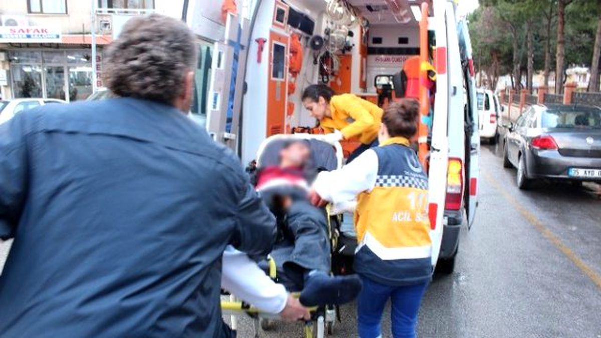 Terk Edilen Adam Kendini Bıçakladı