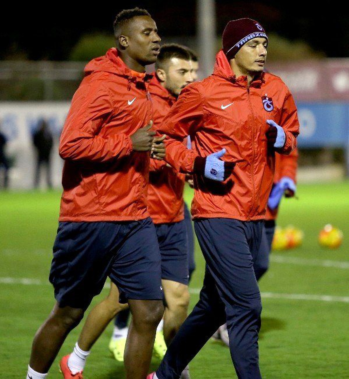 Trabzonspor\'da Cardozo ve Douglas Antrenmana Katıldı