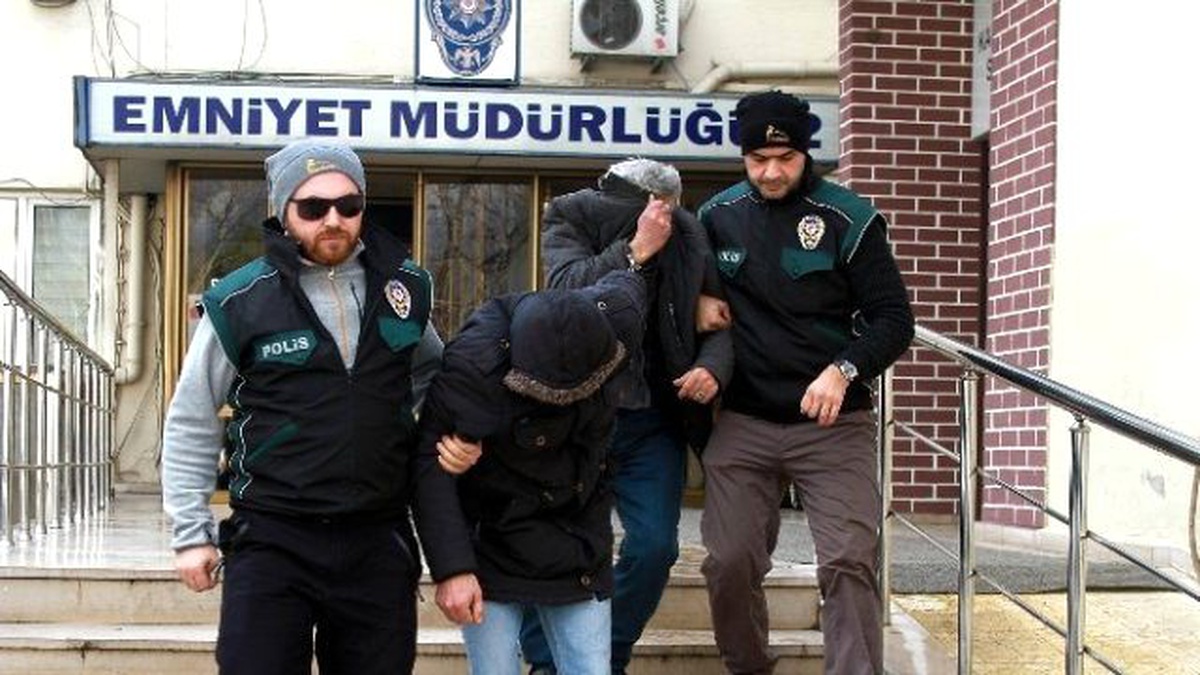 17 Kilo Esrarla Yakalanan 2 Kişi Tutuklandı