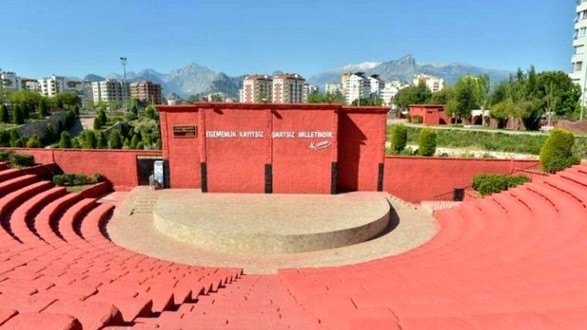 23 Nisan Parkı\'na 3 Bin Kişilik Anfi Tiyatro