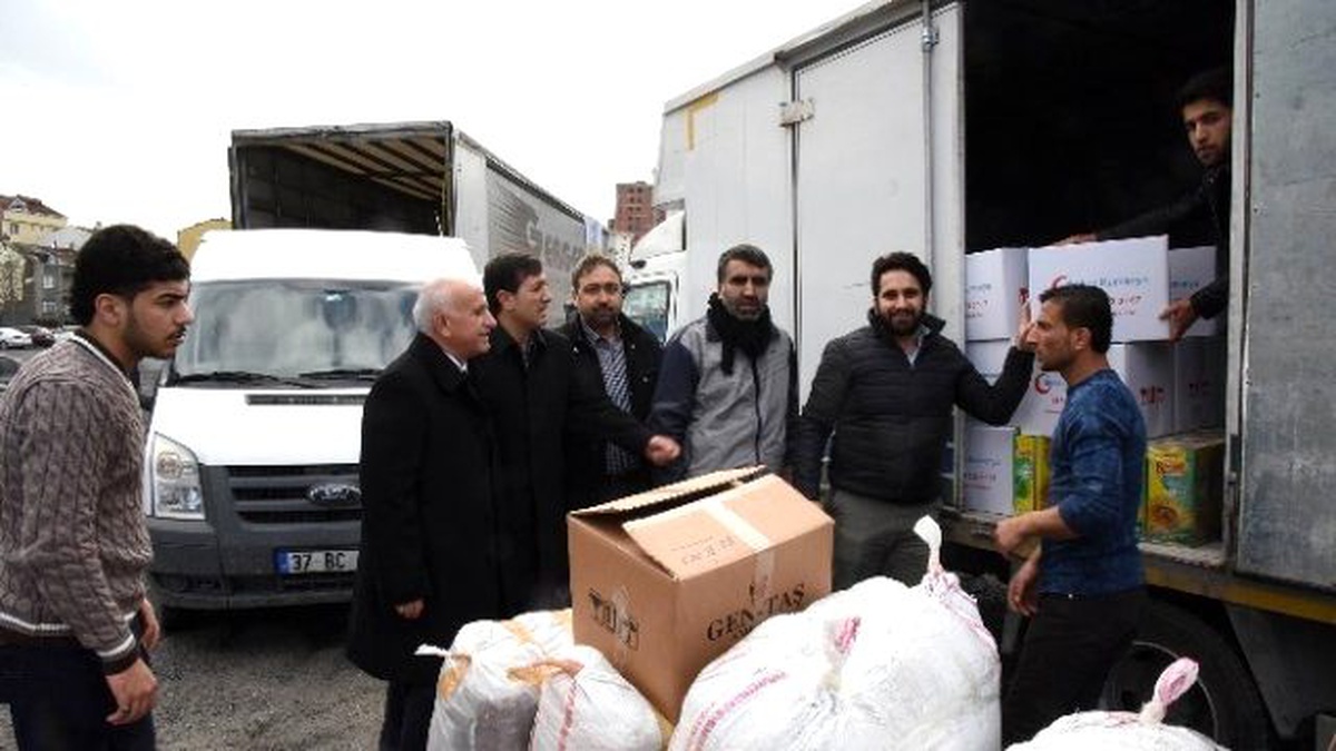 Adıyamanlılar Vakfı, Adıyaman\'da Ki Suriyelilere 2 Tır Dolusu Yardım Gönderdi