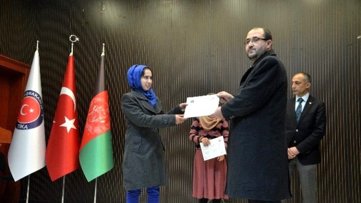 Afganistan\'da Öğretmenlere Yönelik İkinci Grup Meslek İçi Eğitim Programı Tamamlandı