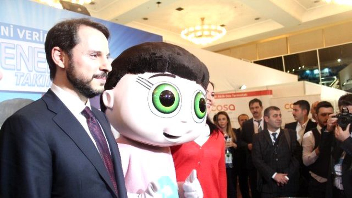 Bakan Albayrak: "İktidarımız Döneminde Yenilenebilir Enerjiler Üzerine Önemli Yatırımlarımız Oldu"