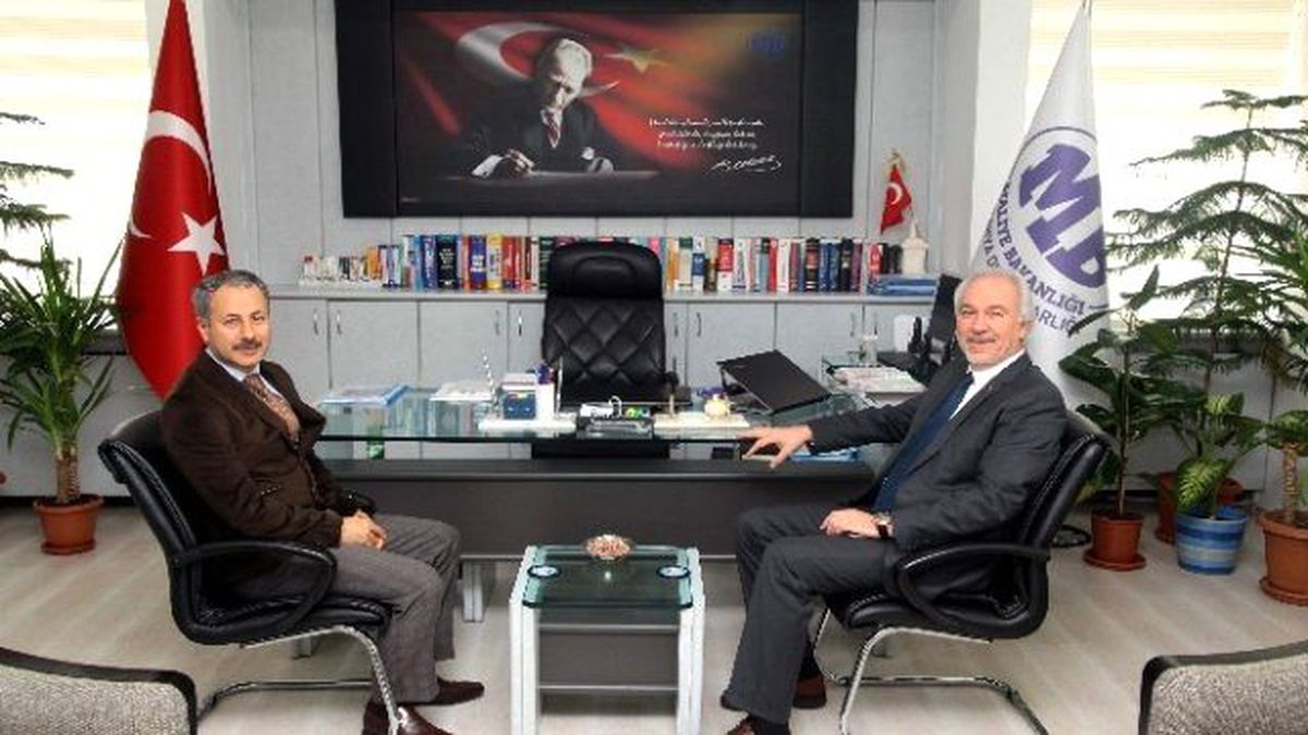 Başkan, Defterdar Ömer Faruk Önel\'i Ziyaret Etti