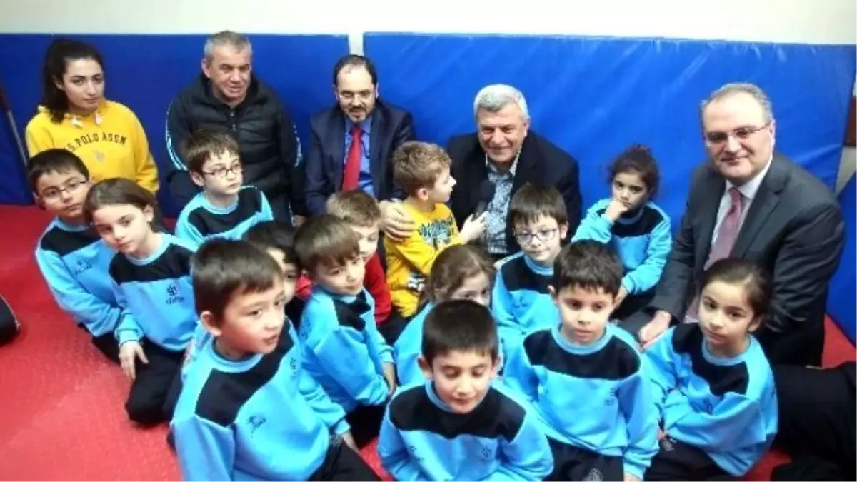 Başkan Karaosmanoğlu: "Spor Okulları Türkiye\'ye Model Olacak"