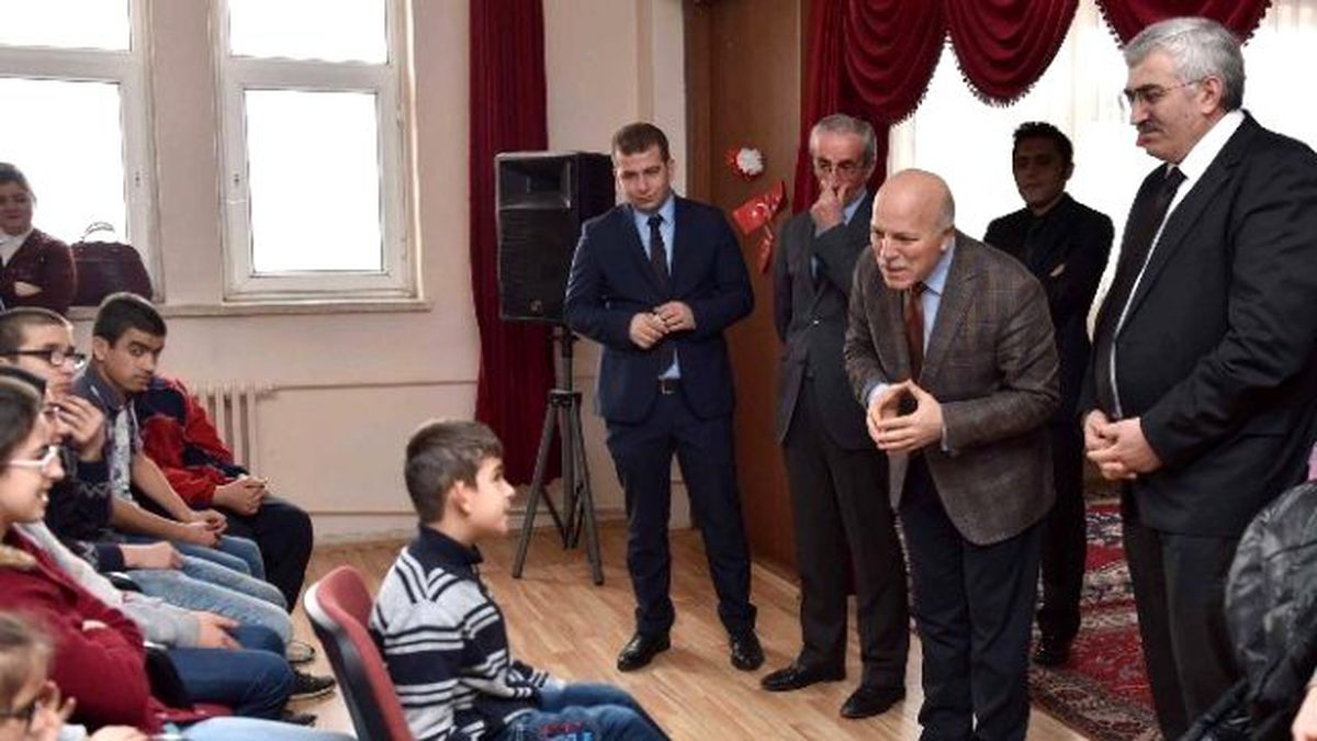 Başkan Sekmen, Engelli Öğrencilerle Buluştu