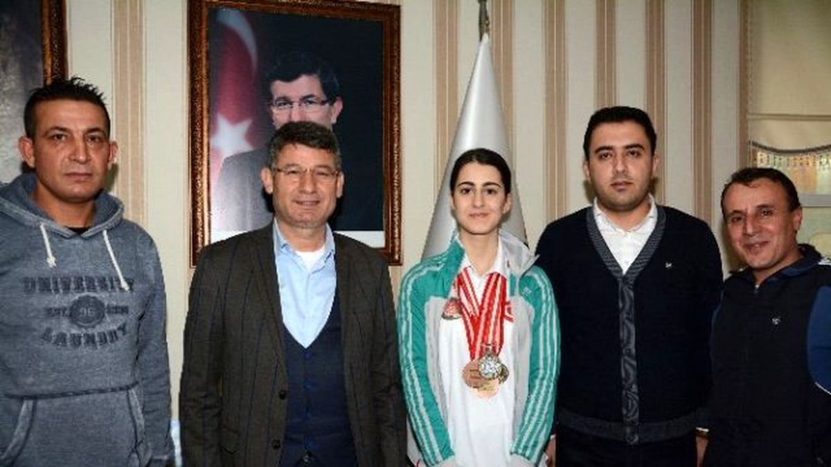Başkan Yeni\'ye Şampiyondan Ziyaret