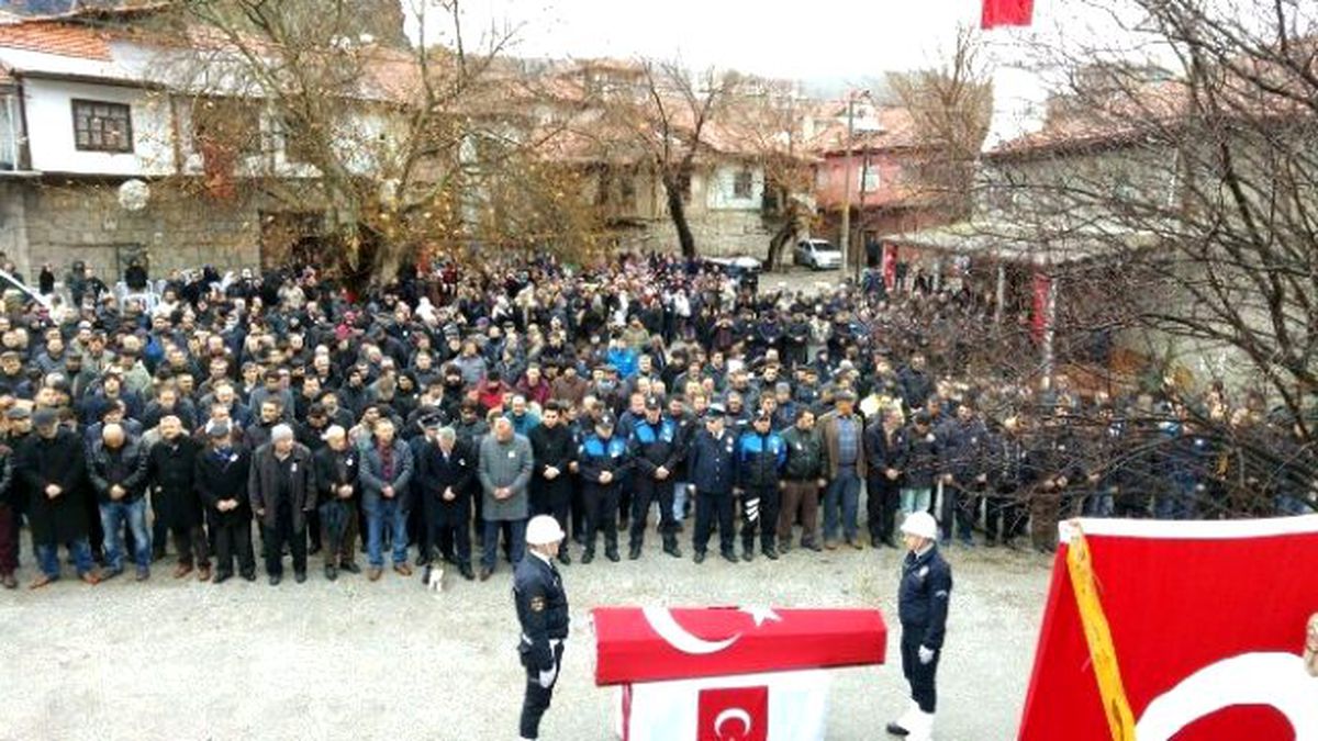 Şehidin Annesi Yürekleri Dağladı: Beni de Götür Mustafam
