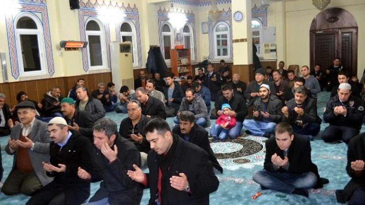 Besni\'de, Kalp Krizi Geçiren Polis Memuru İçin Mevlit Okutuldu