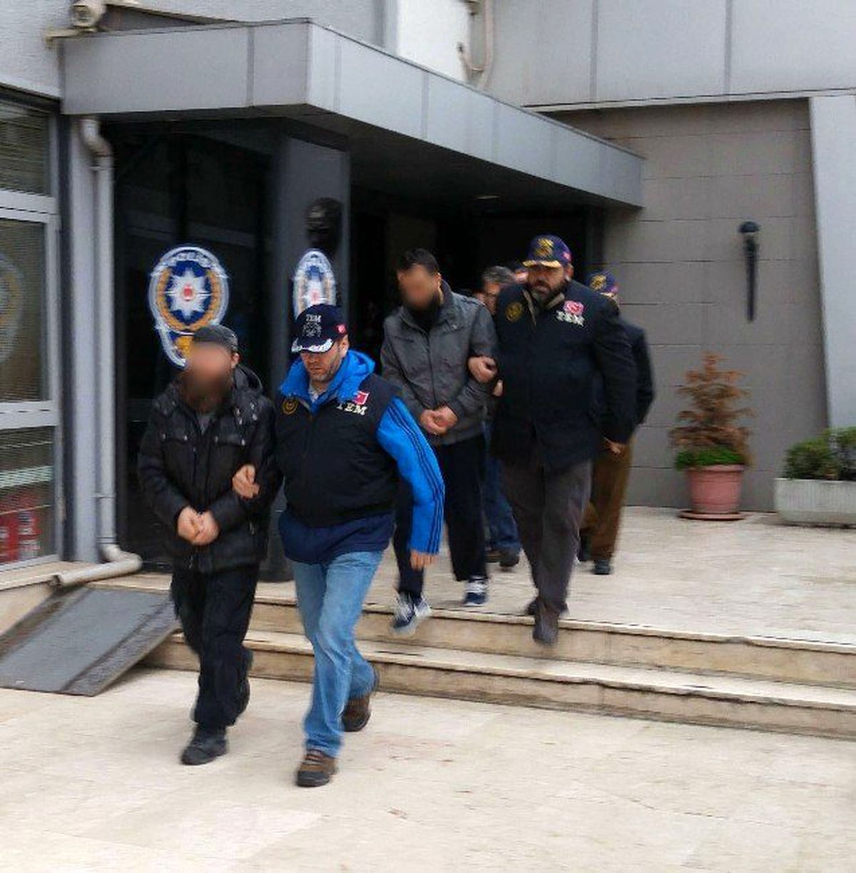 Bursa\'da 12 Işid Şüphelisi Adliyeye Sevk Edildi