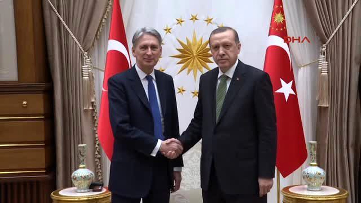 Cumhurbaşkanı Erdoğan, İngiltere Dışişleri Bakanı Hammond\'ı Kabul Etti