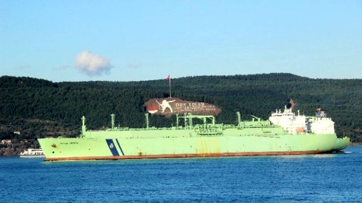 Doğalgaz Tankeri Çanakkale Boğazından Geçti