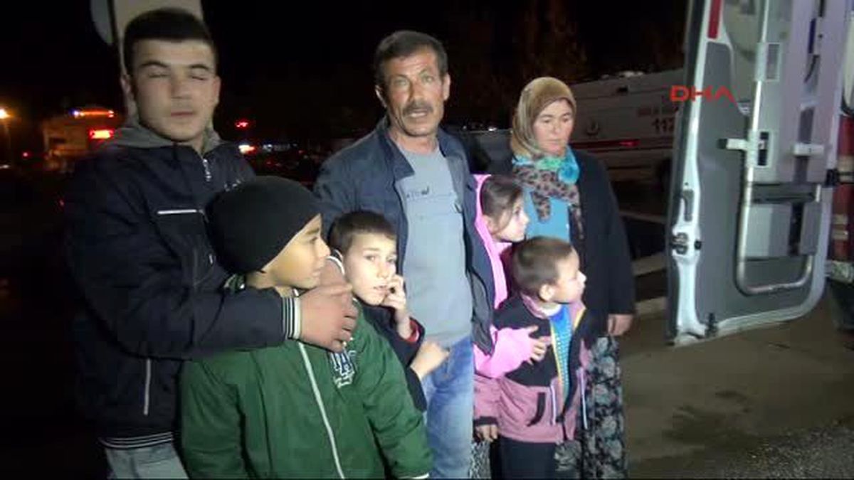 Fethiye 6 Aydır Tedavi Edilemeyen Babalarını Gözyaşları İçinde Karşıladılar