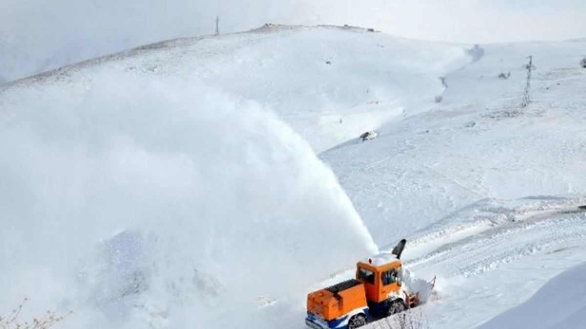 Hakkari\'de Tüm Köy ve Mezra Yolları Ulaşıma Açıldı