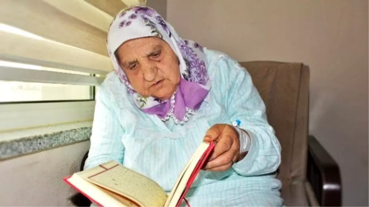 Hastanenin Tüm Odalarına Kur\'an-ı Kerim ve Kıble Okları Konuldu