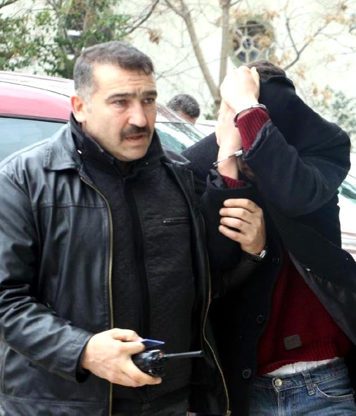 İnternette Tartıştığı Arkadaşını Bıçakladı