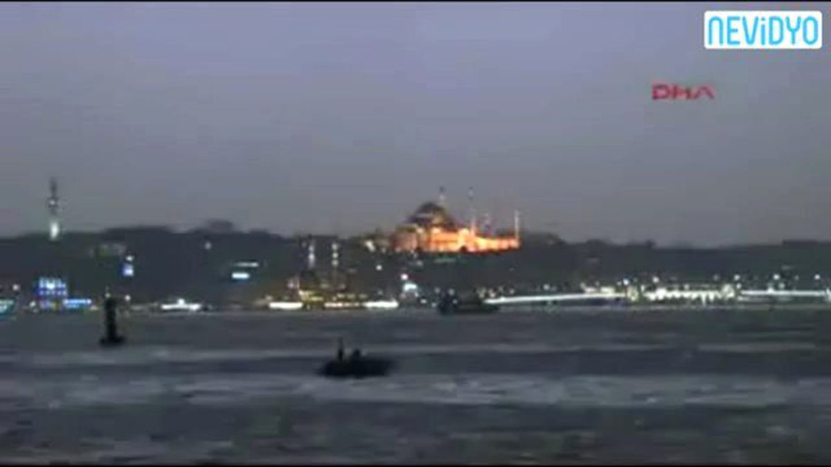 İstanbul\'u Şimşekler Aydınlattı