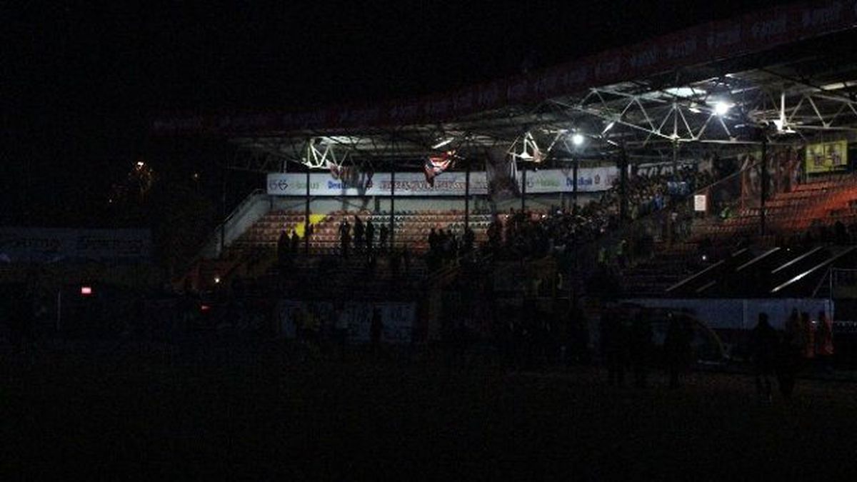 Eskişehirspor - Büyükçekmece Tepecikspor Maçında Elektrikler Kesildi