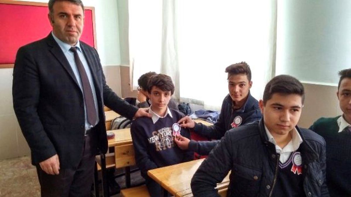 Liseli Öğrencilerden \'Güzel Düşün Güzel Konuş\' Kampanyası