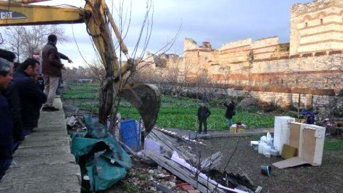 Municipality Begins Demolition At Istanbul\'s Historic Yedikule Gardens