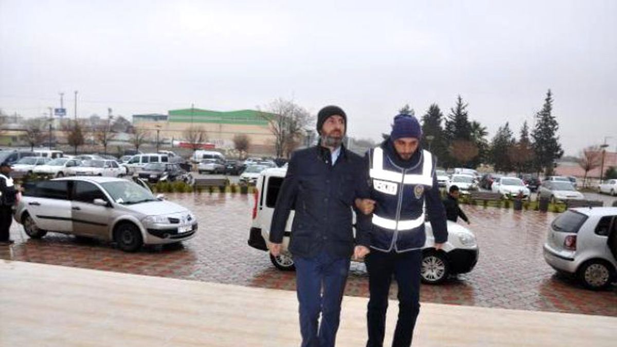 Nizip\'te Paralel Operasyonunda Gözaltına Alınan 7 Kişi Adliyeye Sevk Edildi