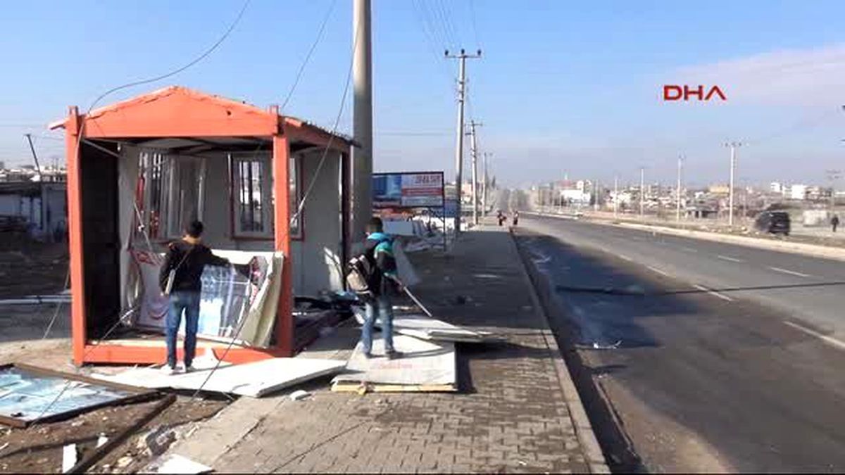 Nusaybin\'de PKK\'nın Polise Bombalı Saldırısında 1 Sivil Hayatını Kaybetti
