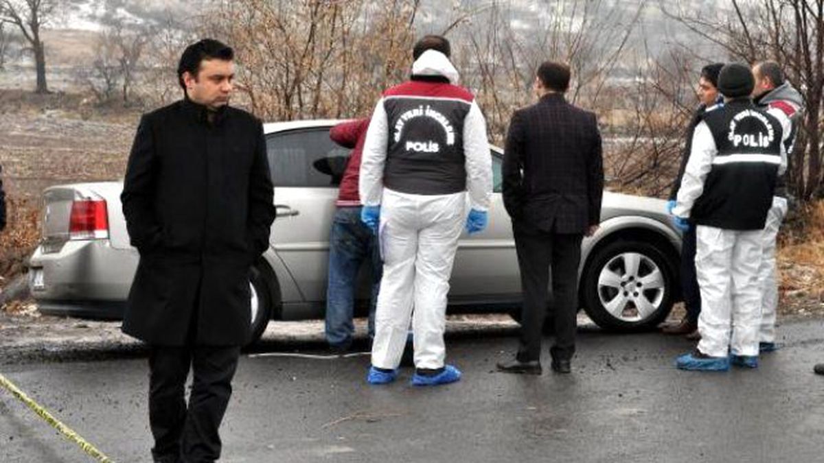 Otomobilde İntihar Etti