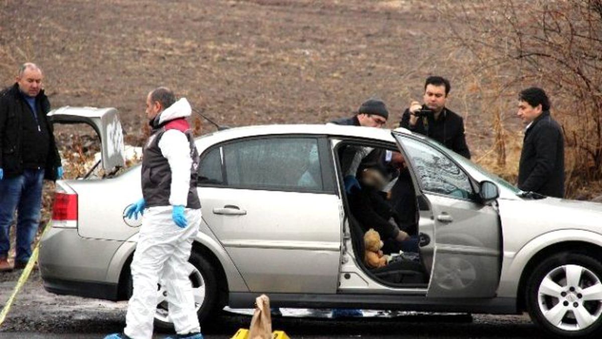 Otomobilinde Ölü Bulundu