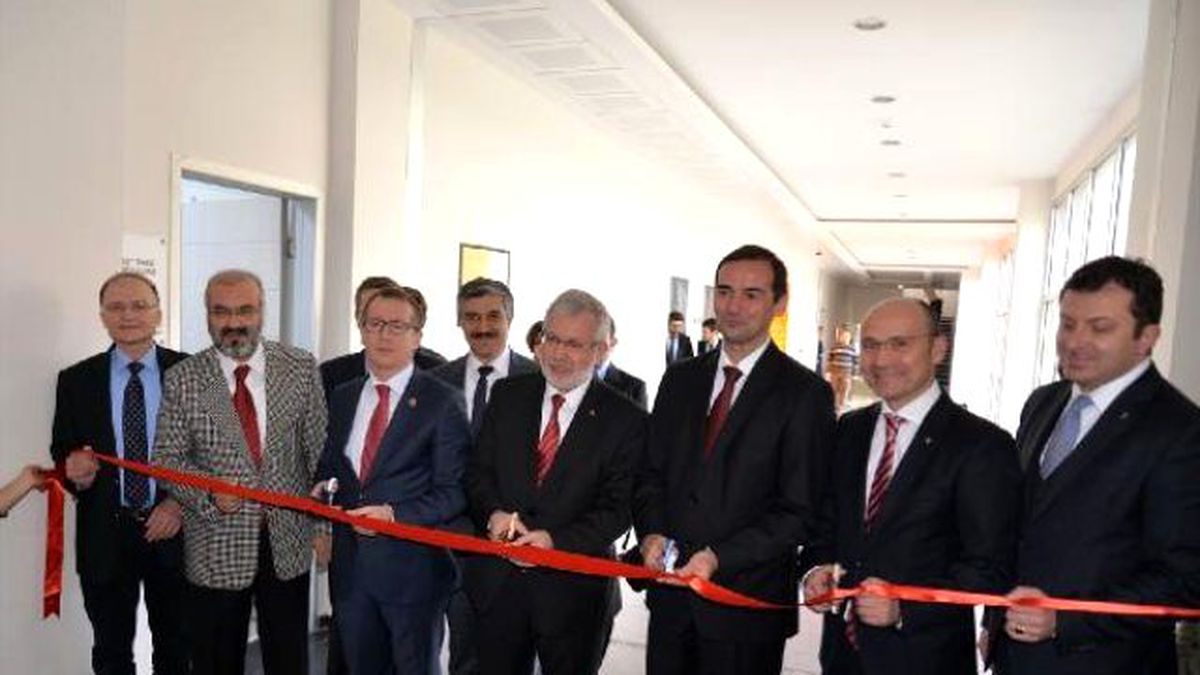 Oyak Renault\'dan, Uludağ Üniversitesi\'ne Otomotiv Mühendisliği Laboratuvarı