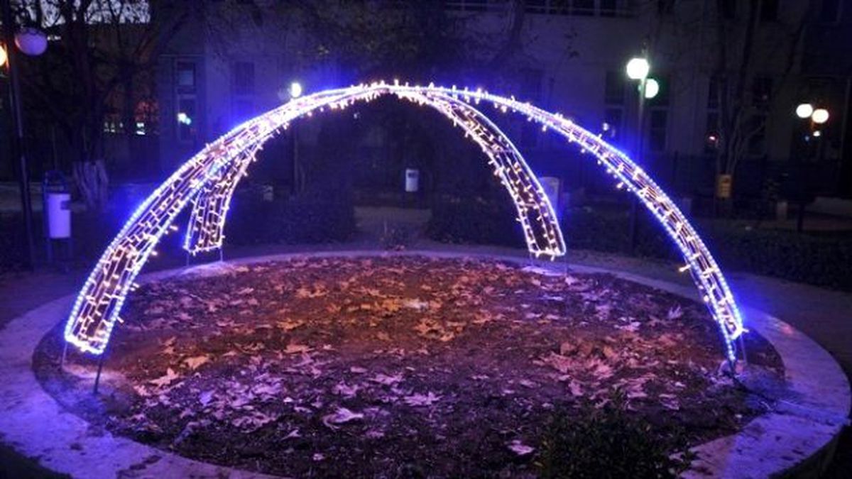 Parklar ve Refüjler Led Işıkla Süslendi
