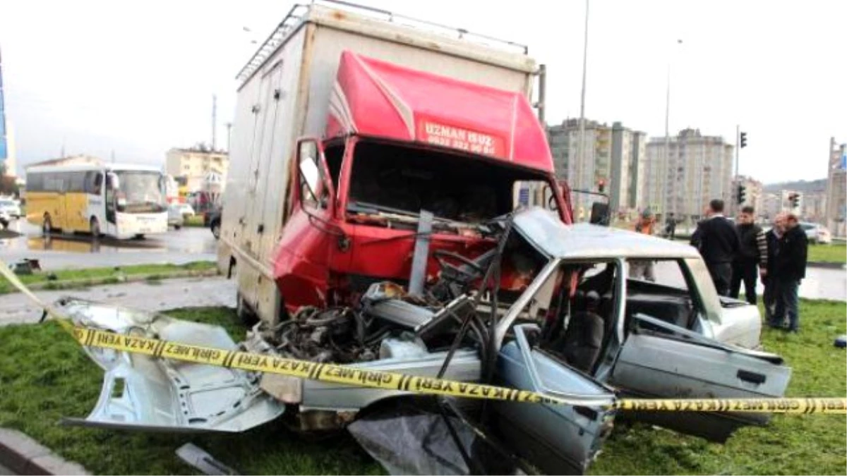 Samsun\'da Aynı Aileden 3 Kişi Trafik Kazasında Yaralandı