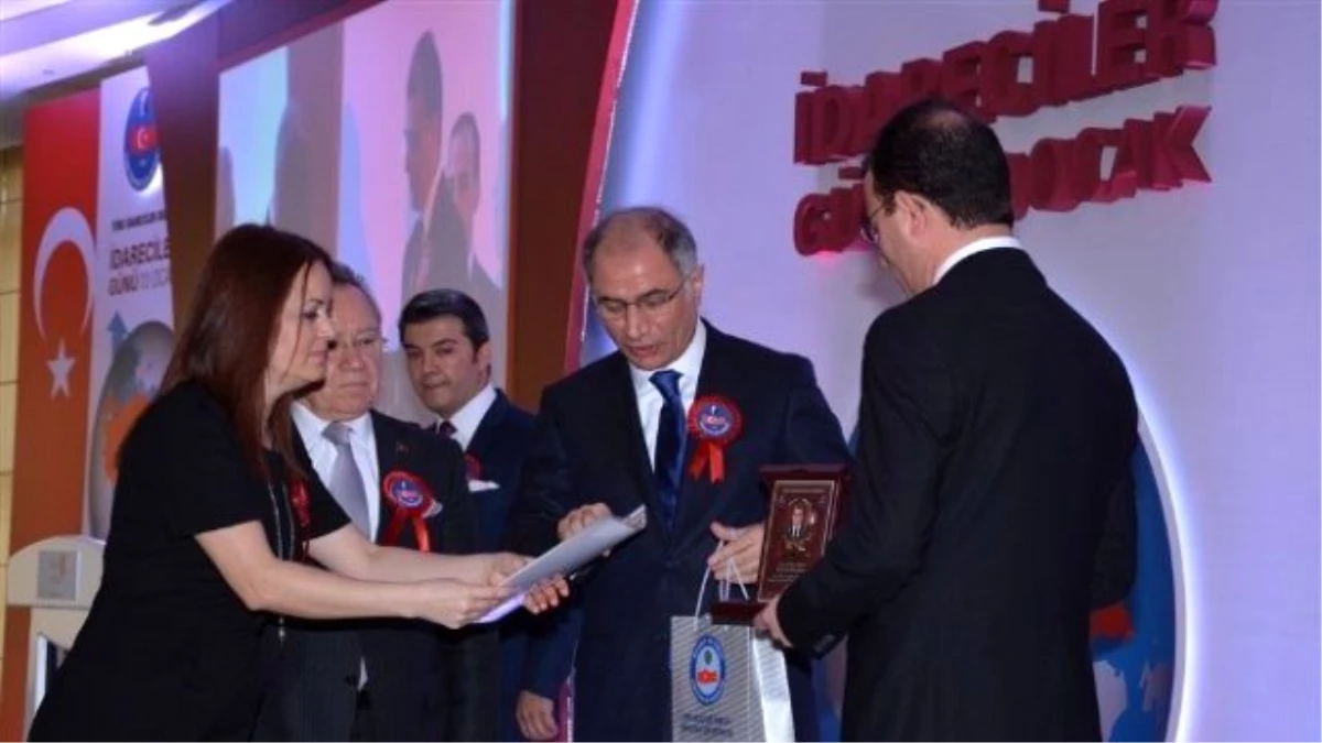 Selim Kaymakamı Dolu, Ödülünü İçişleri Bakanı Efkan Ala\'nın Elinden Aldı