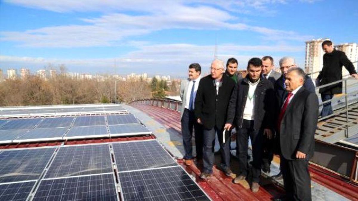 Semt Pazarı, Güneş Paneliyle Elektrik Üretiyor