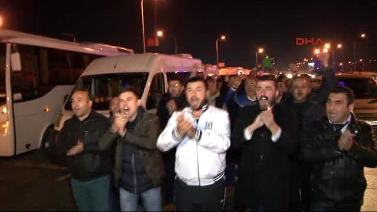 Servisçiler D-100\'de Eylem Yaptı