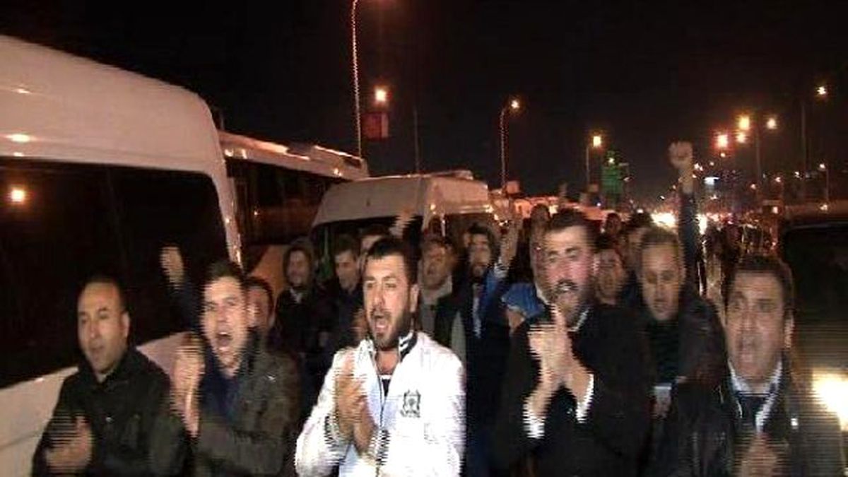 Servisçiler D-100\'de Eylem Yaptı