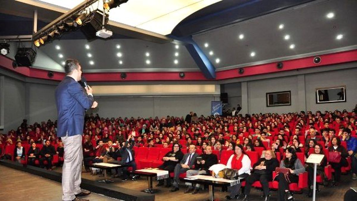 Sınavdır Geçer\' Seminerine Öğrencilerden Yoğun İlgi