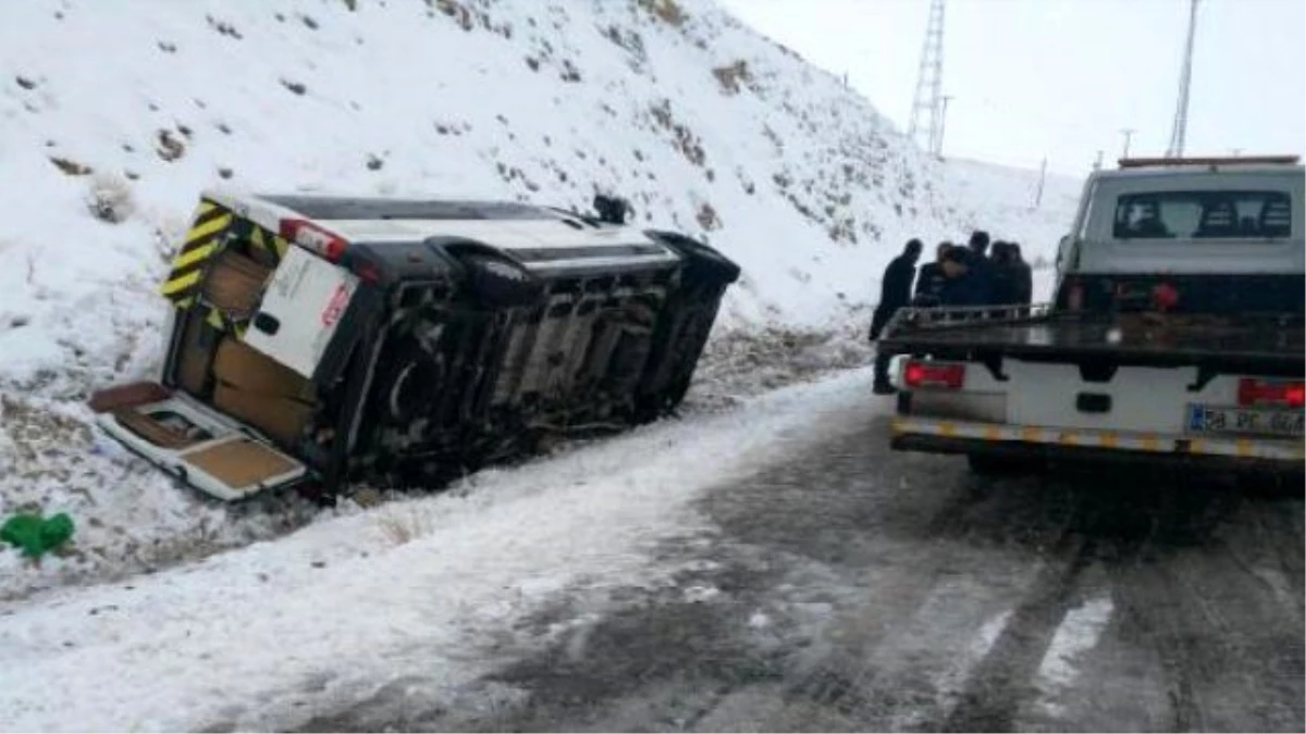 Sivas\'ta Trafik Kazası: 8 Yaralı