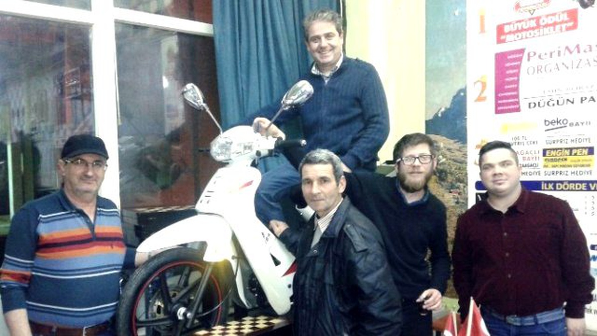 Tavla Turnuvası Şampiyonuna Motosiklet Jesti