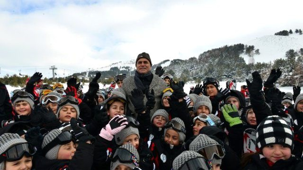 Yakutiye Belediyesi Erzurum\'un Çocuklarına Kayak Öğretiyor