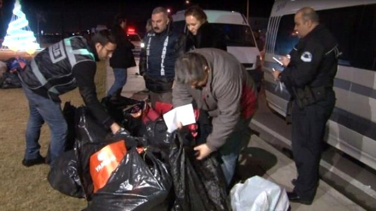 Yurt Dışına Kaçmaya Çalışan 54 Göçmen Yakalandı