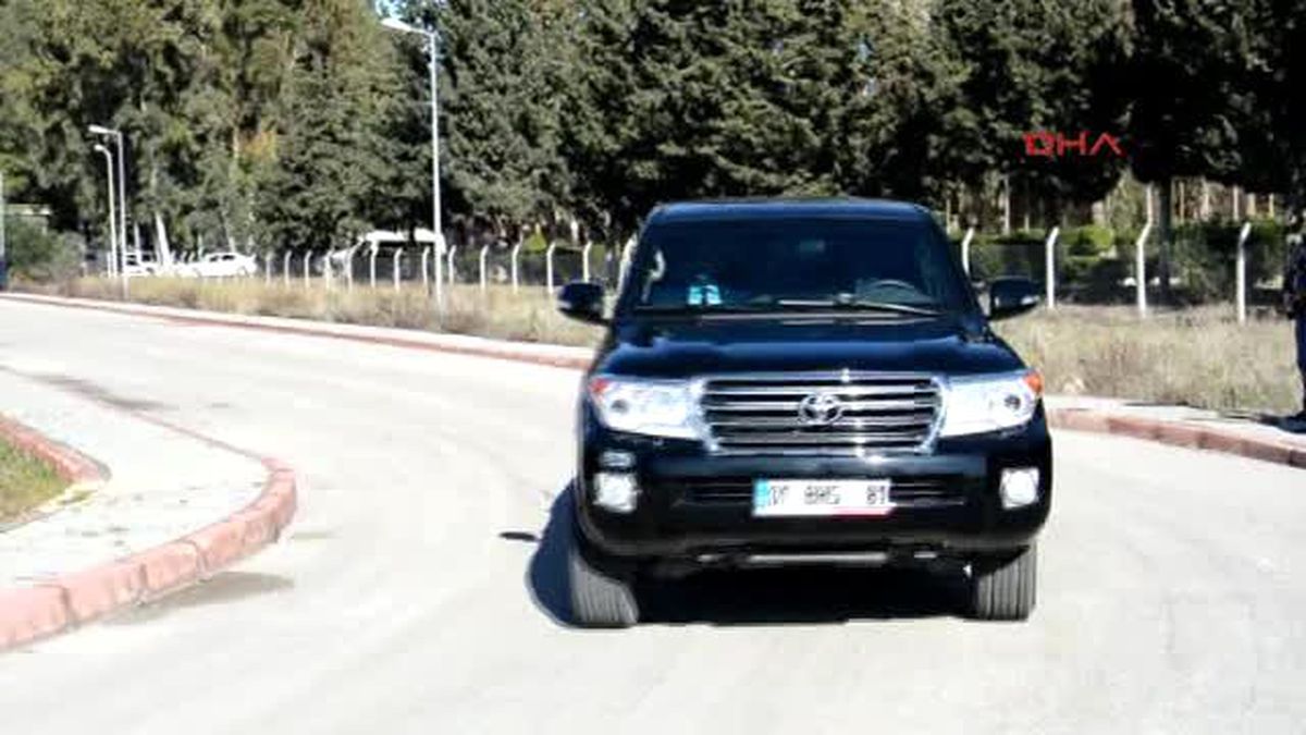 Adana İngiltere Dışişleri Bakanı Philip Hammond Adana\'da Suriyeli Sığınmacılarla Görüştü